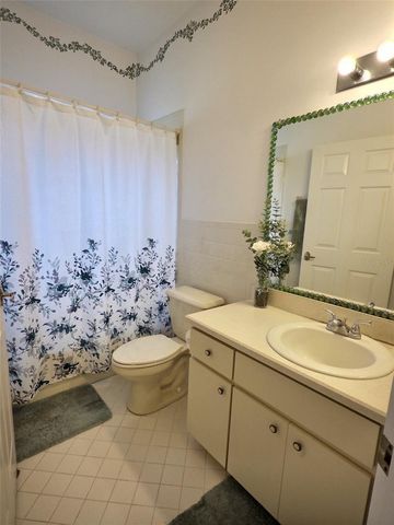 6 MONTAUK COURT, Palm Coast, FL 32164