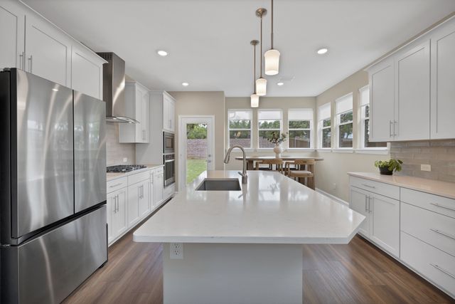 758 Creekwater Lane, Garland, TX 75043
