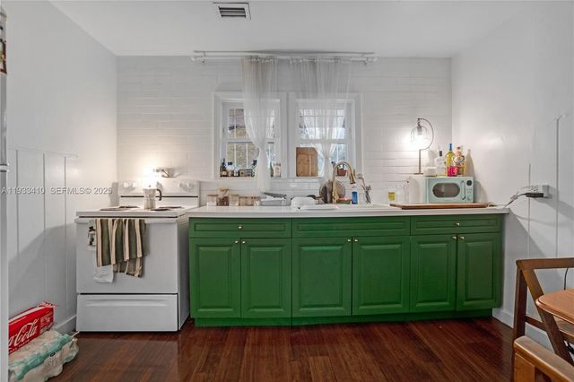 9210 NW 4th Ave, Miami, FL 33150