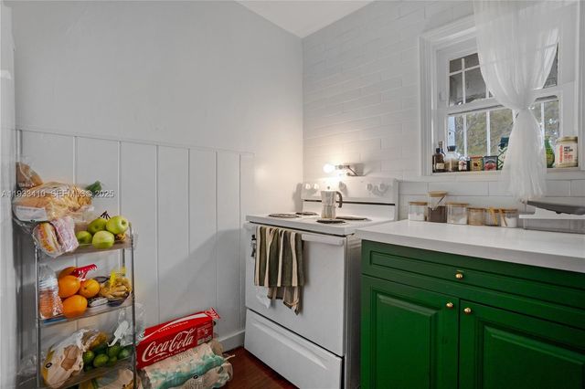 9210 NW 4th Ave, Miami, FL 33150