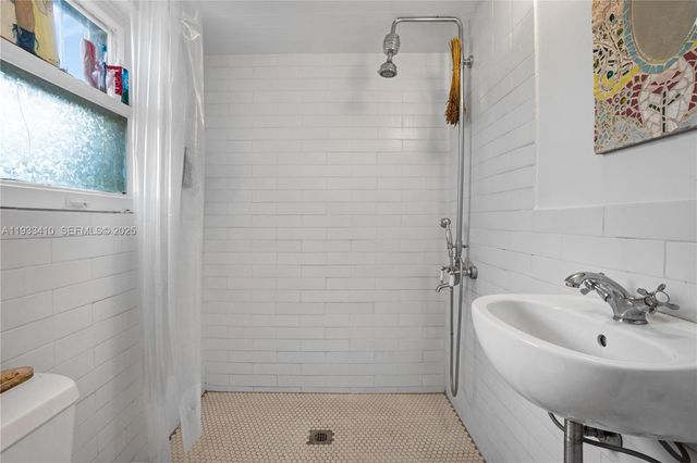 9210 NW 4th Ave, Miami, FL 33150