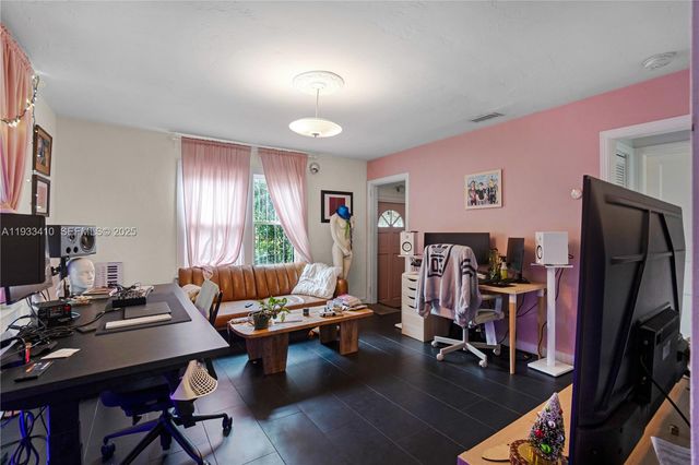 9210 NW 4th Ave, Miami, FL 33150