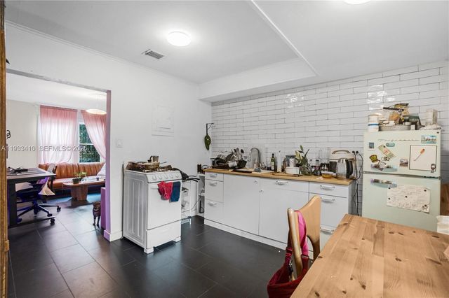 9210 NW 4th Ave, Miami, FL 33150