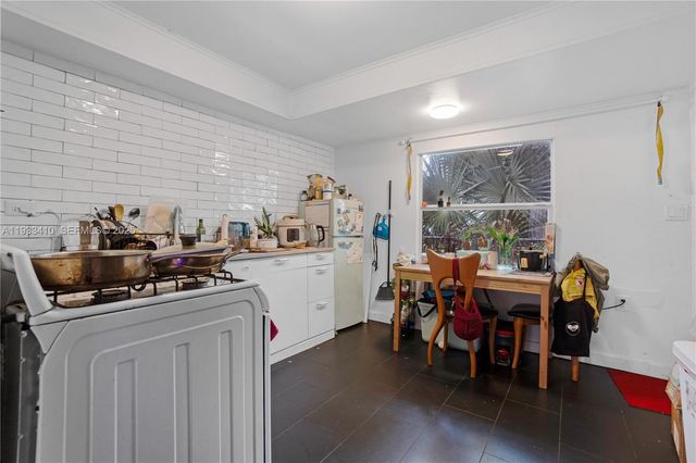 9210 NW 4th Ave, Miami, FL 33150