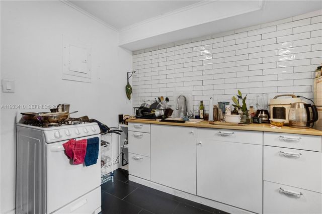 9210 NW 4th Ave, Miami, FL 33150