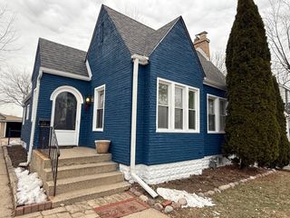 26 Keller Avenue, Waukegan, IL 60085