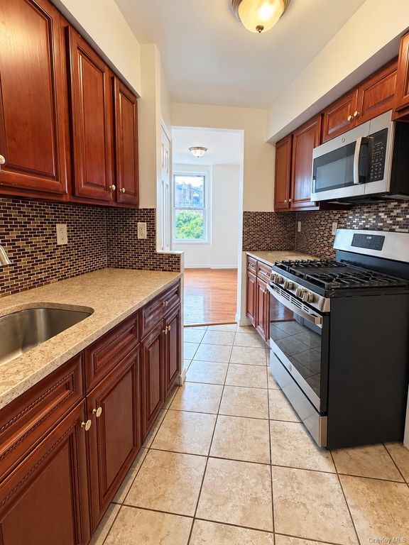 86-16 60th Avenue 4D, Elmhurst, NY 11373 — exterior
