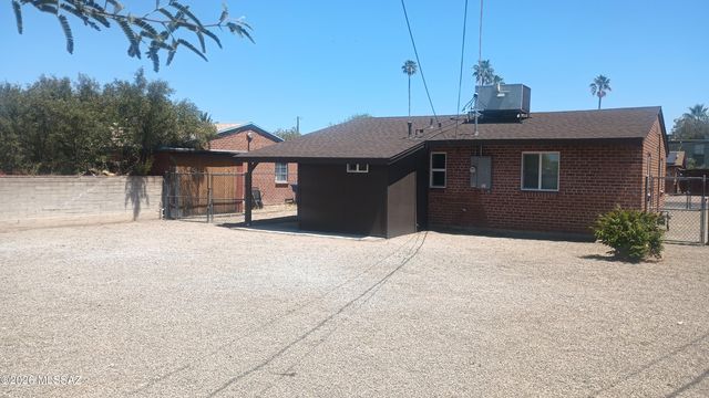 943 N Chrysler Drive, Tucson, AZ 85716