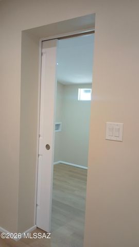 943 N Chrysler Drive, Tucson, AZ 85716