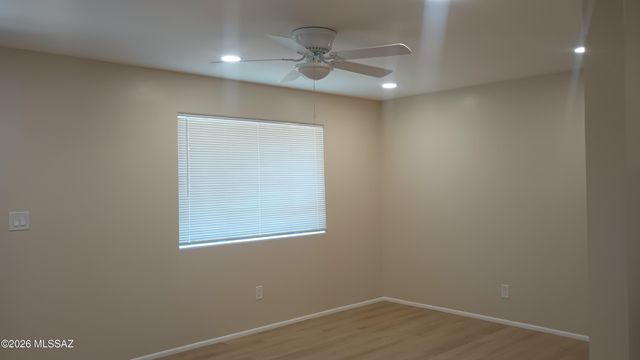 943 N Chrysler Drive, Tucson, AZ 85716