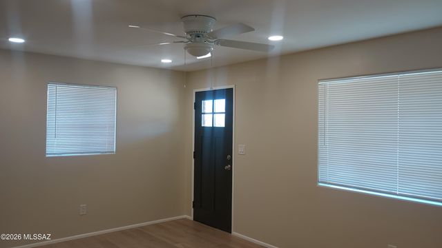 943 N Chrysler Drive, Tucson, AZ 85716