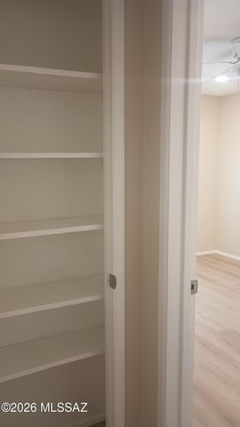 943 N Chrysler Drive, Tucson, AZ 85716