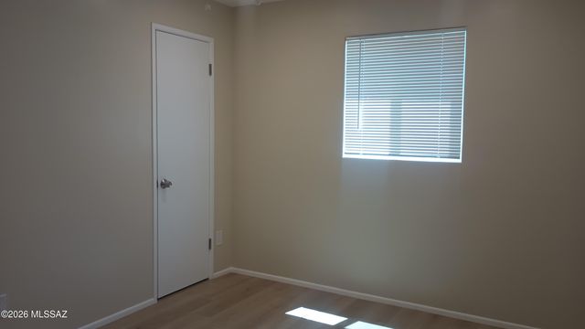 943 N Chrysler Drive, Tucson, AZ 85716