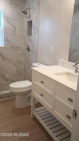 943 N Chrysler Drive, Tucson, AZ 85716