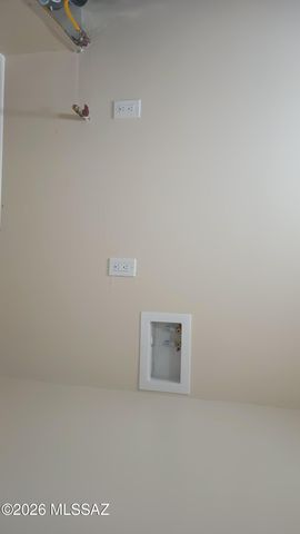 943 N Chrysler Drive, Tucson, AZ 85716