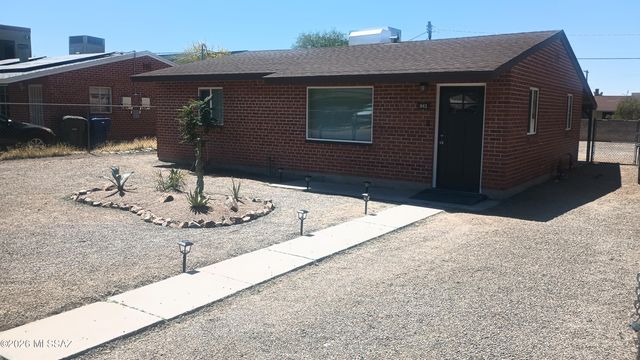 943 N Chrysler Drive, Tucson, AZ 85716