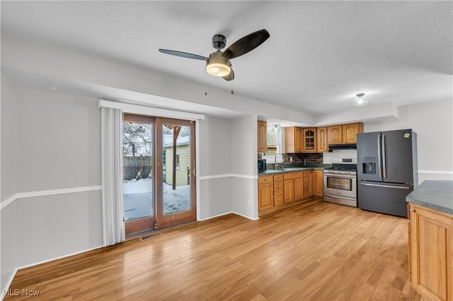 541 Maplewood Avenue, Sheffield Lake, OH 44054