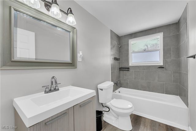 541 Maplewood Avenue, Sheffield Lake, OH 44054