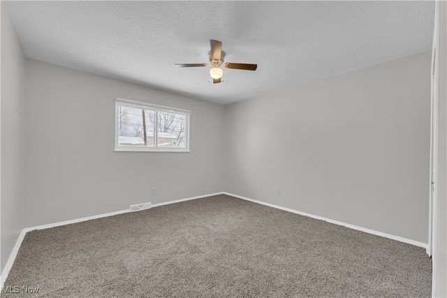 541 Maplewood Avenue, Sheffield Lake, OH 44054