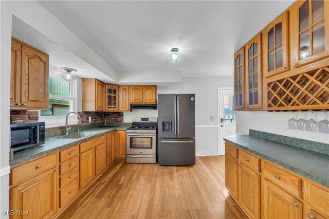 541 Maplewood Avenue, Sheffield Lake, OH 44054