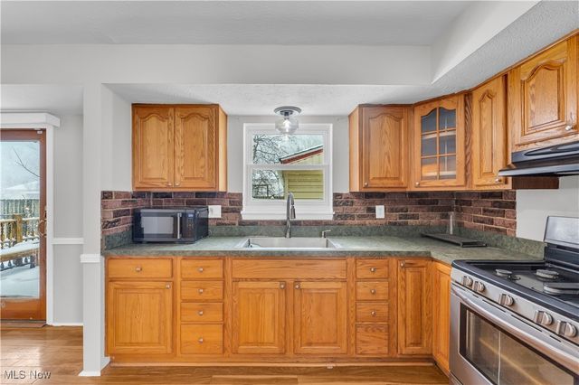 541 Maplewood Avenue, Sheffield Lake, OH 44054