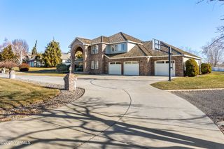 191 Alteejen Rd, Zillah, WA 98953