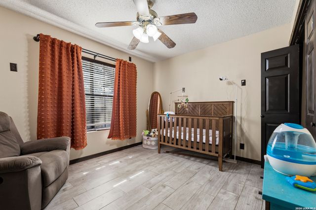126 WOODLAND DR, Pleasanton, TX 78064