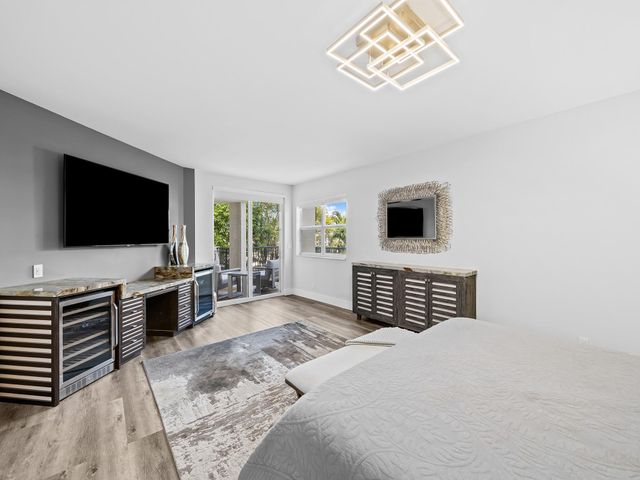 1050 Seminole Dr 2A, Fort Lauderdale, FL 33304