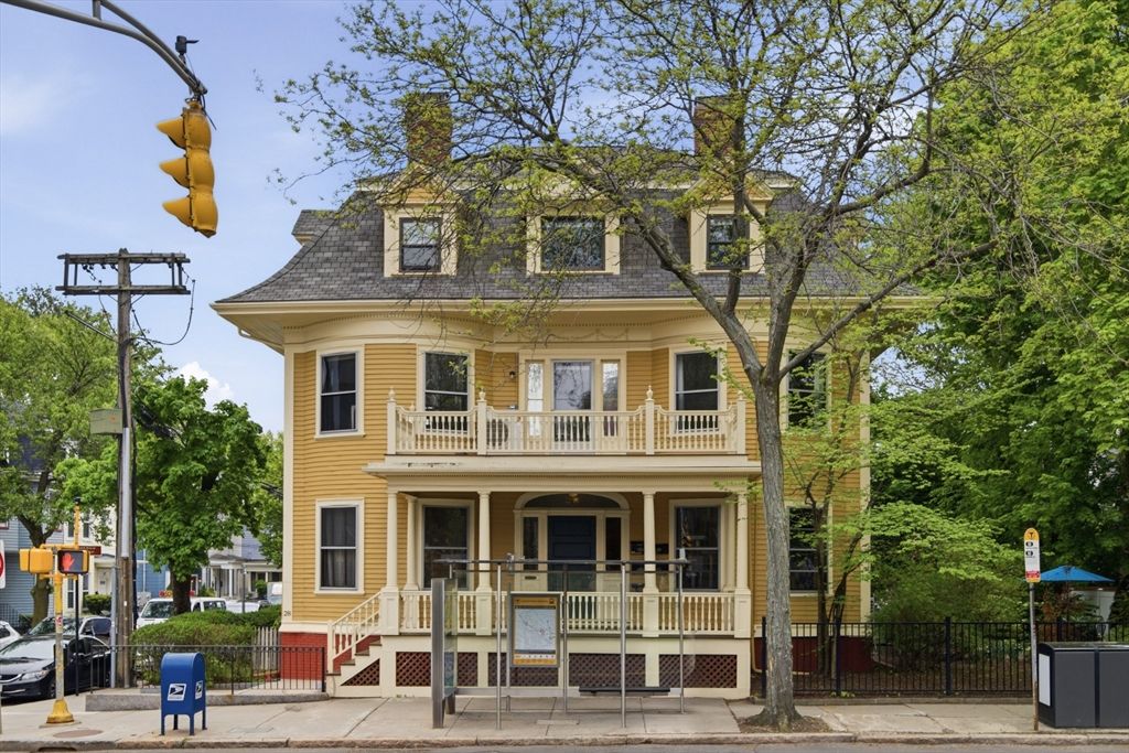 28 Highland Ave 4, Somerville, MA 02143