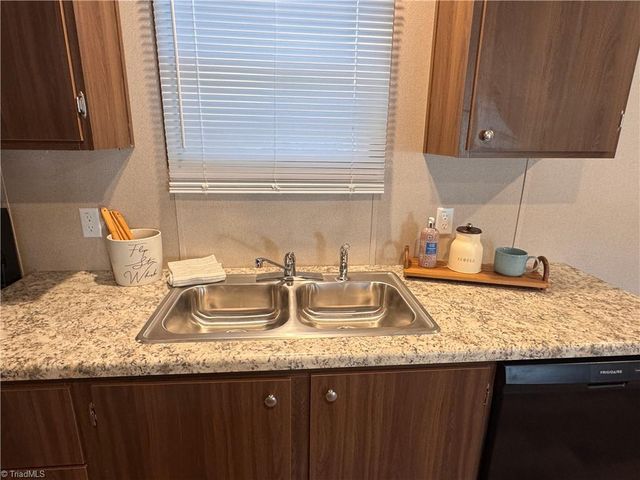 380 Ed Byerly Road, Lexington, NC 27295