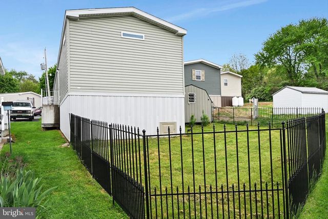 32 OLIVERS PARK DR, Annville, PA 17003