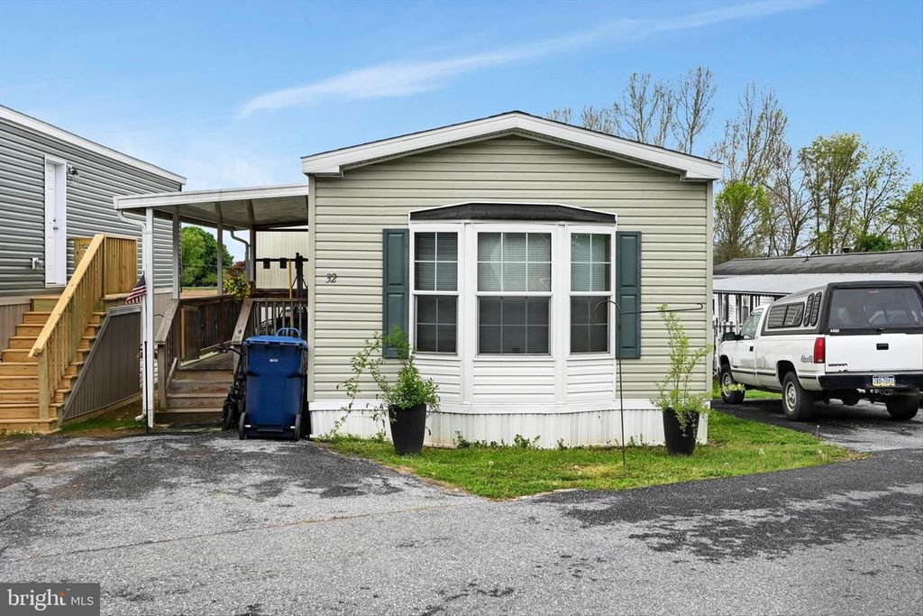 32 OLIVERS PARK DR, Annville, PA 17003