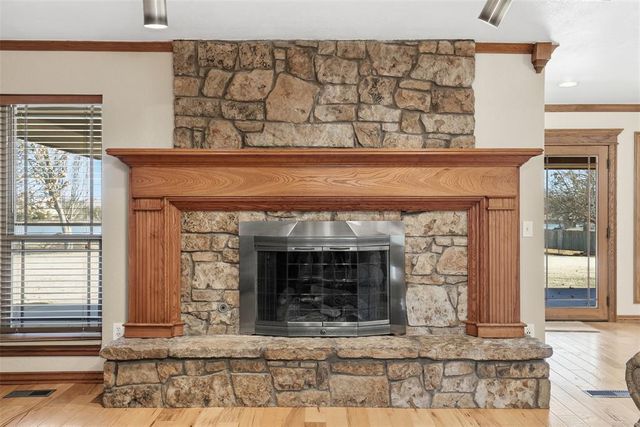 3114 Sooner Lake Circle, Moore, OK 73165