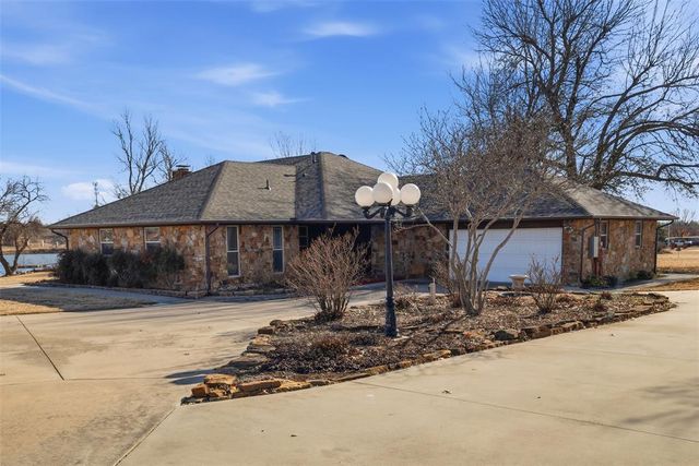 3114 Sooner Lake Circle, Moore, OK 73165