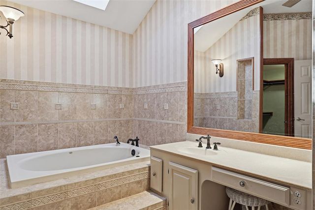 3114 Sooner Lake Circle, Moore, OK 73165