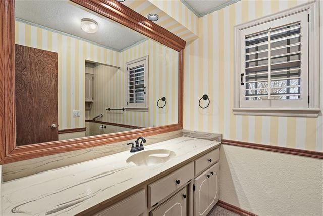 3114 Sooner Lake Circle, Moore, OK 73165