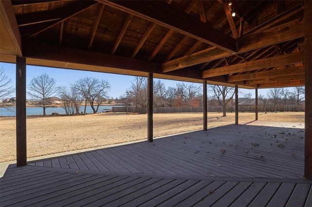 3114 Sooner Lake Circle, Moore, OK 73165