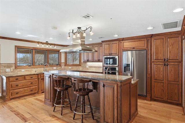 3114 Sooner Lake Circle, Moore, OK 73165