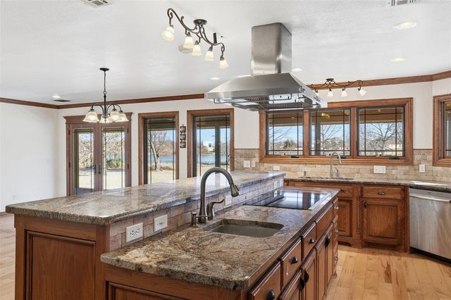 3114 Sooner Lake Circle, Moore, OK 73165