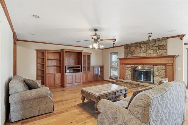 3114 Sooner Lake Circle, Moore, OK 73165