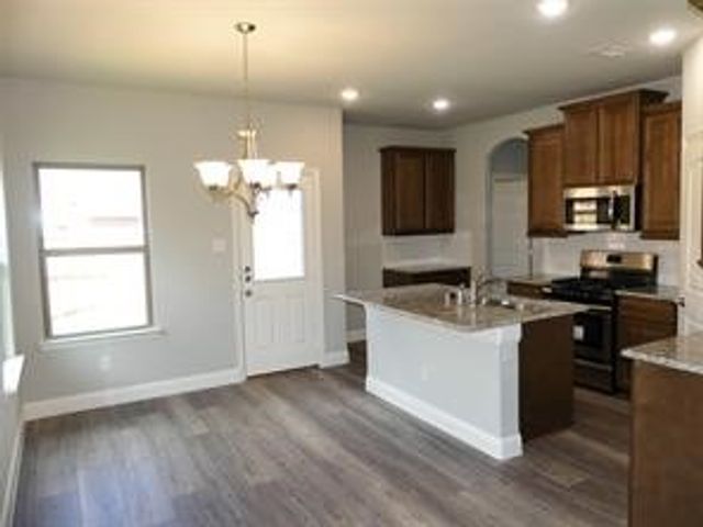 605 Beechwood Drive, Greenville, TX 75402