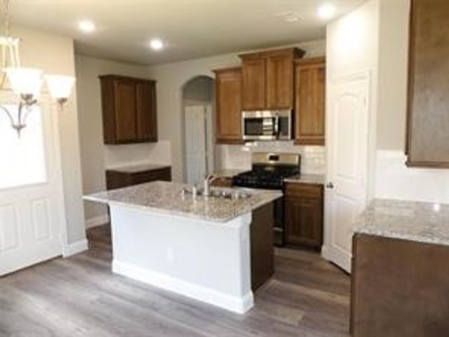 605 Beechwood Drive, Greenville, TX 75402