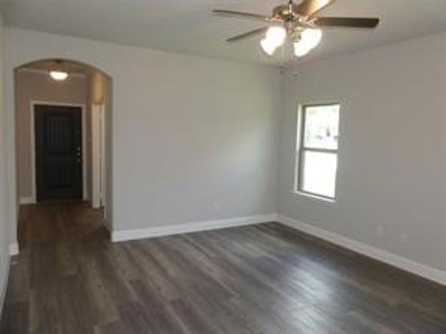 605 Beechwood Drive, Greenville, TX 75402