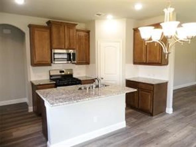 605 Beechwood Drive, Greenville, TX 75402