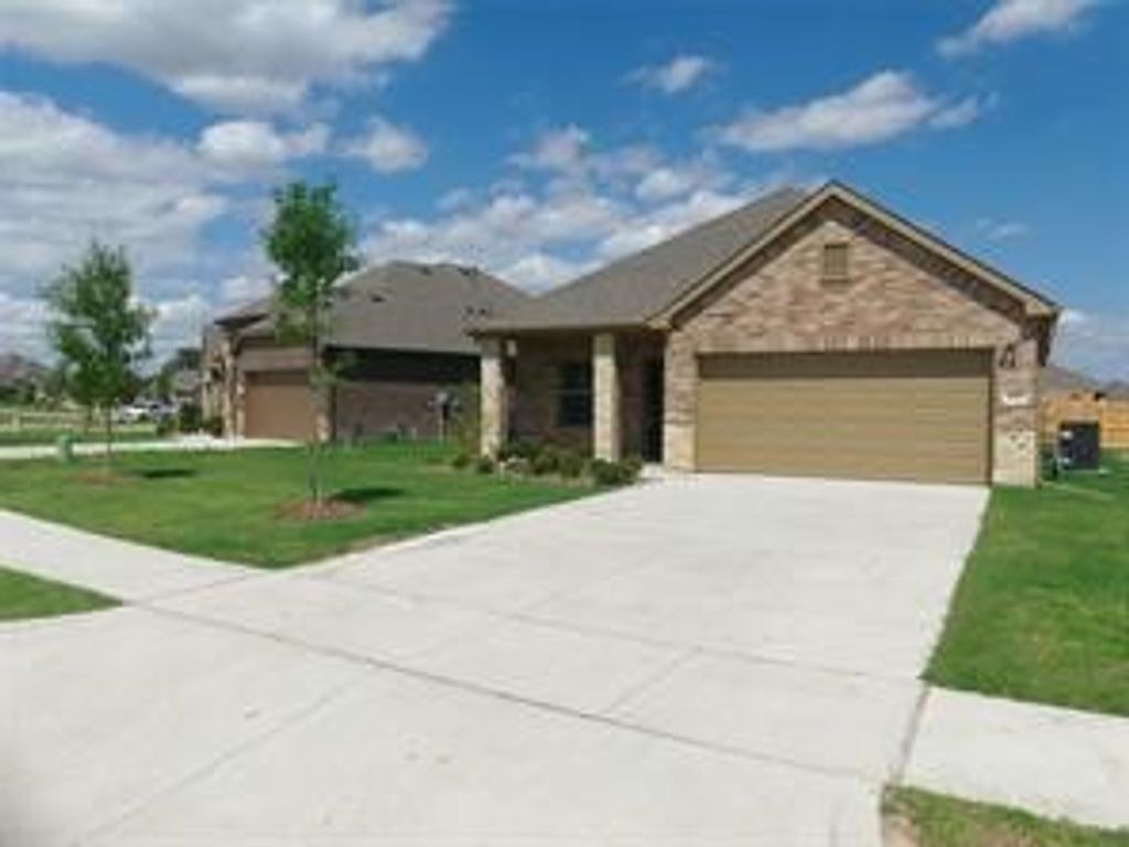 605 Beechwood Drive, Greenville, TX 75402