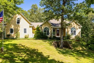 11 Eastland Drive, Manchester, CT 06042