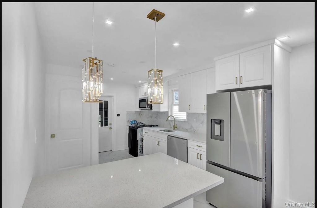 57 Catherine Avenue, Franklin Square, NY 11010 — photo 3