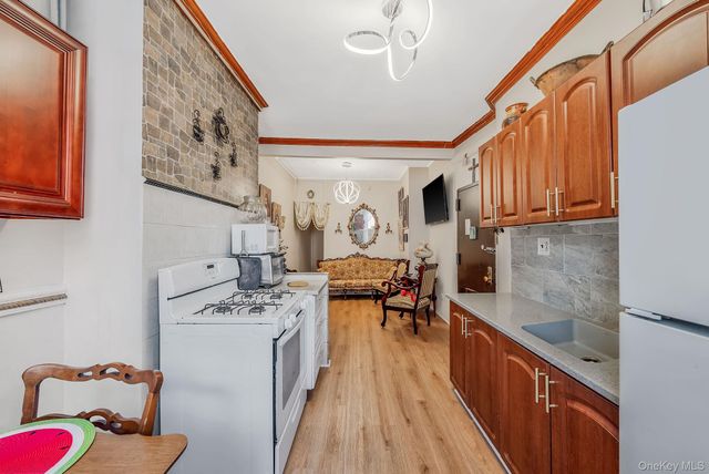 283 Wyckoff Avenue, Brooklyn, NY 11237