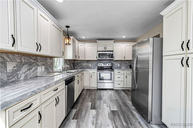 13920 W Evers Court, Crystal River, FL 34429