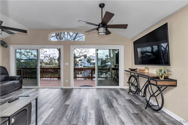 13920 W Evers Court, Crystal River, FL 34429